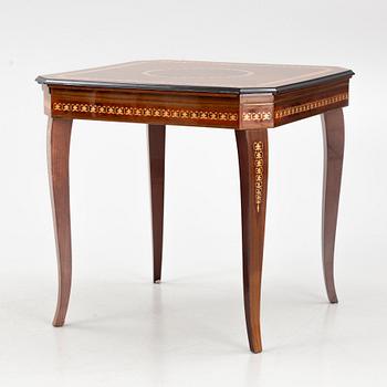 A game's tables, Italy, second half of the 20th century.