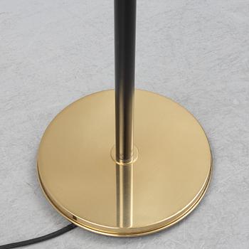 Josef Frank, a model 2431 floorlamp, Firma Svenskt Tenn, Sverige.