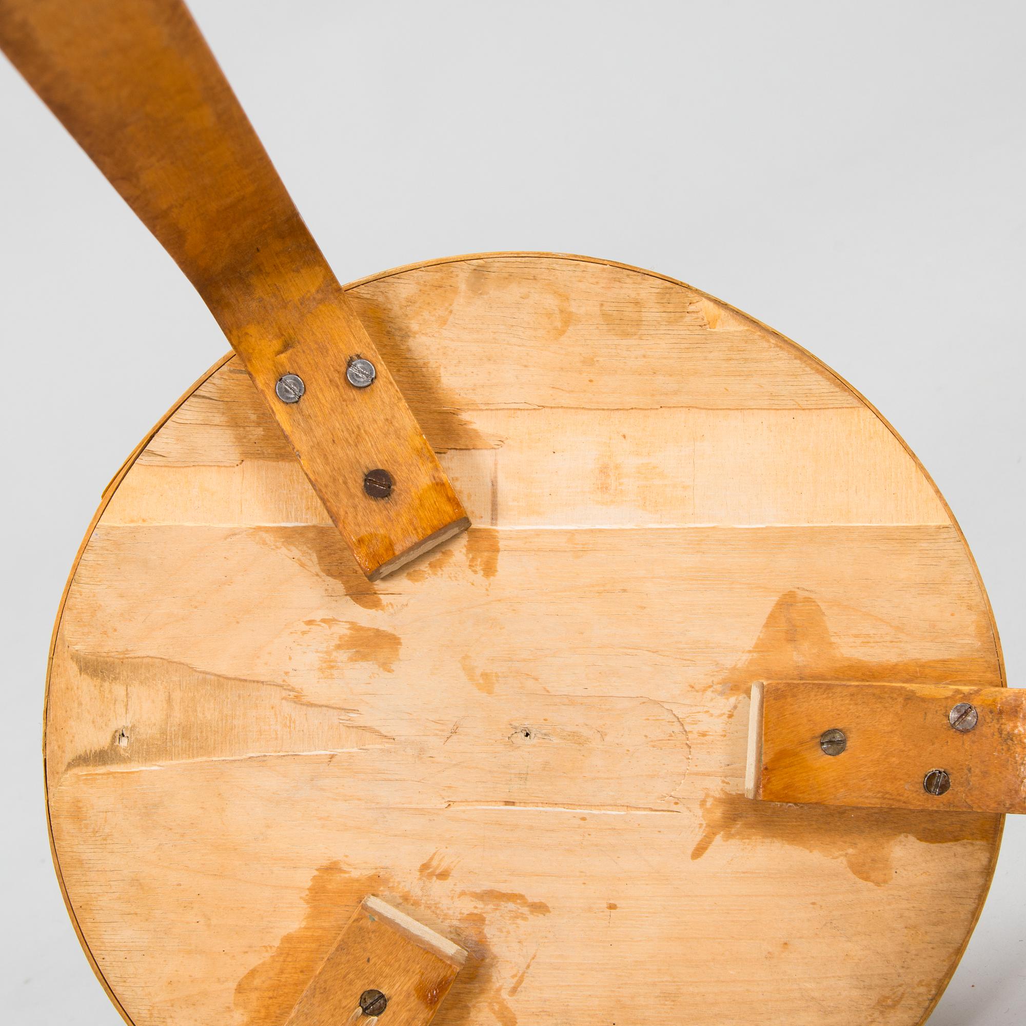 Alvar Aalto, pall modell 60, för O.Y. Huonekalu-ja Rakennustyötehdas A.B. 1900-talets mitt.