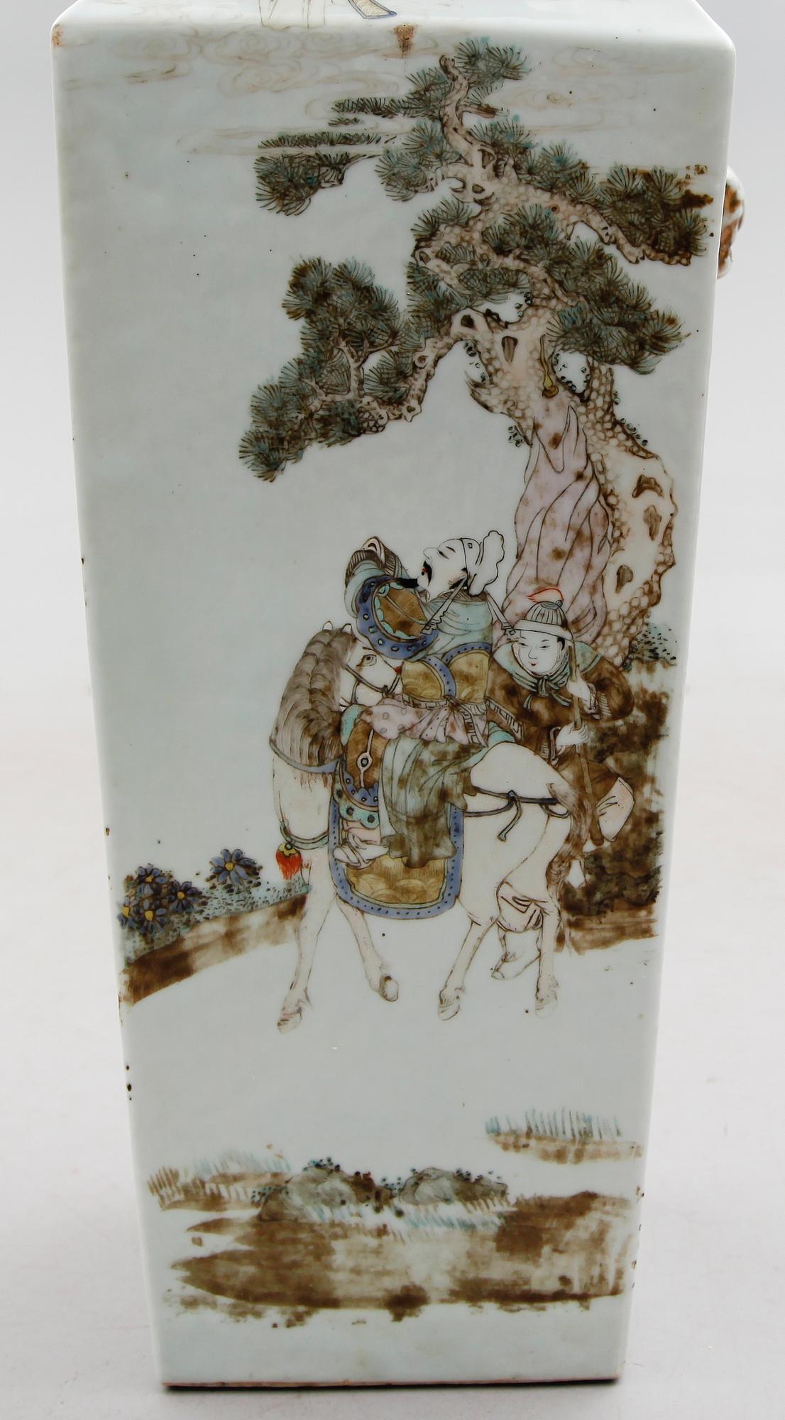 VAS, porslin, Kina, 1800-/1900-tal.
