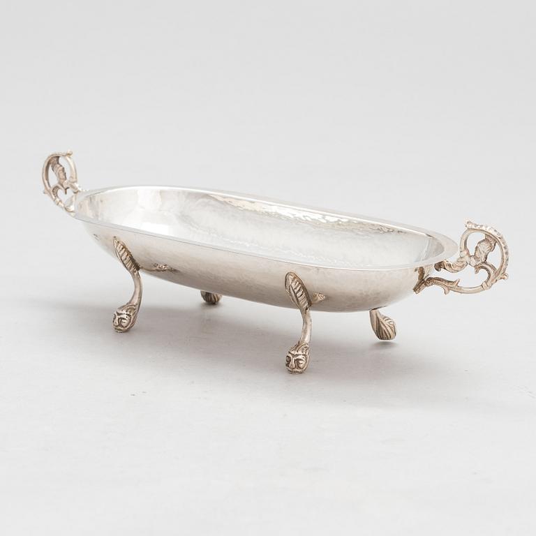 A sterling silver bowl, USA, turn of the 21st century.