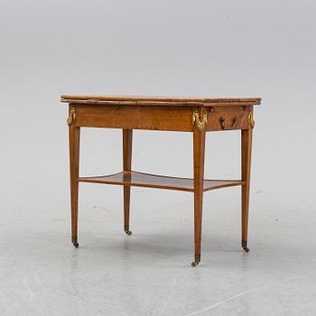 Sidobord med rotfaner, Sverige, 1900-talets första hälft.