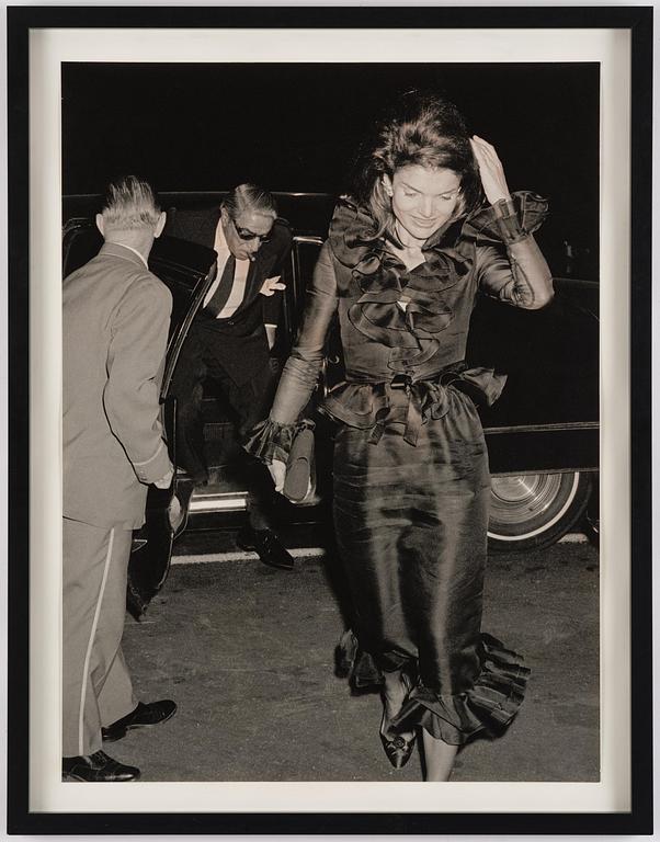 Ron Galella, "Jackie and Ari Onassis at La Côte Basque, New York City", 1970.