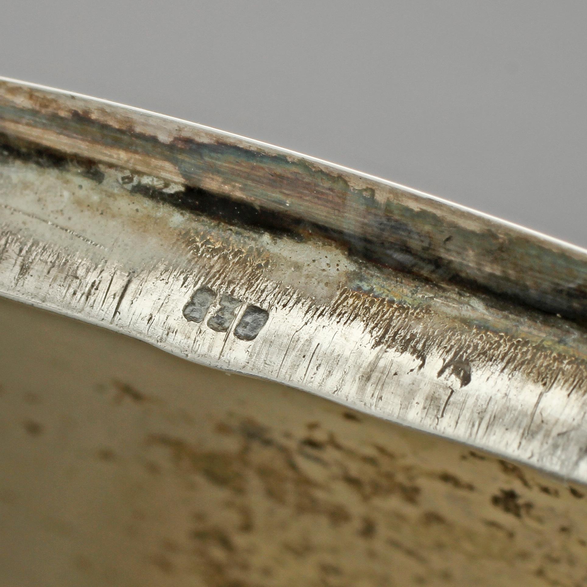 DOSA, silver, 1900-talets första kvartal. Vikt 88 g.