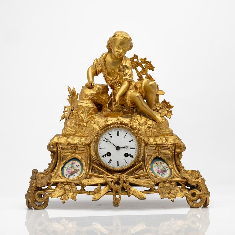 Table pendulum clock, Rococo style, early 20th century.