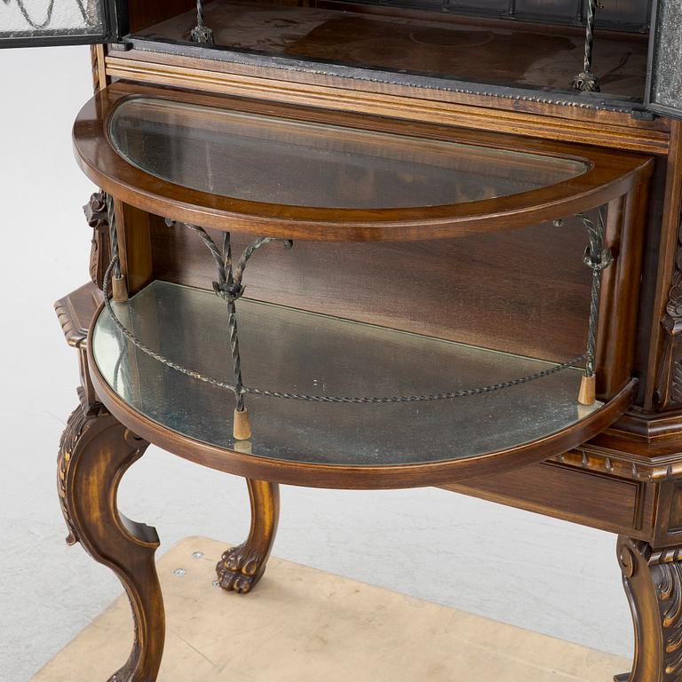 Barskåp, barockstil, 1900-talets första hälft.