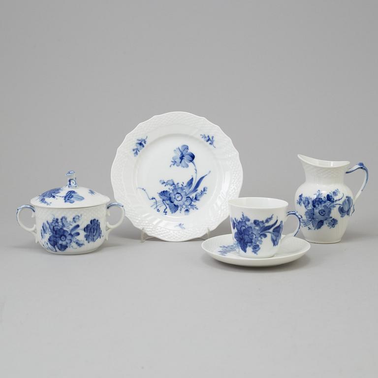 ROYAL COPENHAGEN, a 28 piece "Blå blomst" porcelain coffee service, Denmark.