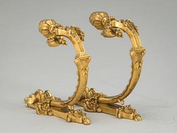 GARDINOMTAG, förgylld metall, Frankrike, 1900-talets första hälft.