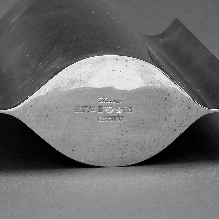 Theresia Hvorslev, vaser två st, Lidköping, 1973-74, sterling silver.