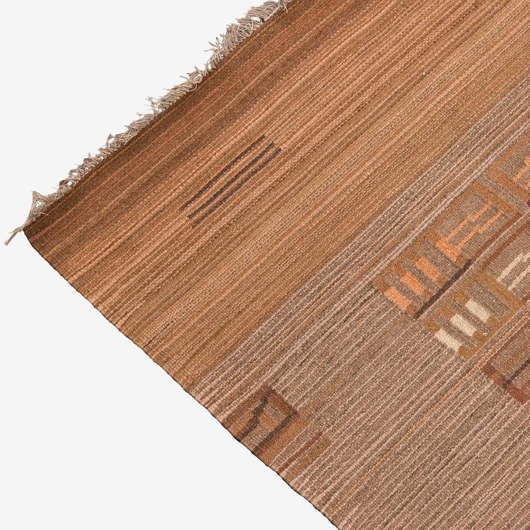 Impi Sotavalta, Karvalankamatto, Aaltosen Mattokutomo, Kiikka 1930-luku. Noin 285 x 195 cm.