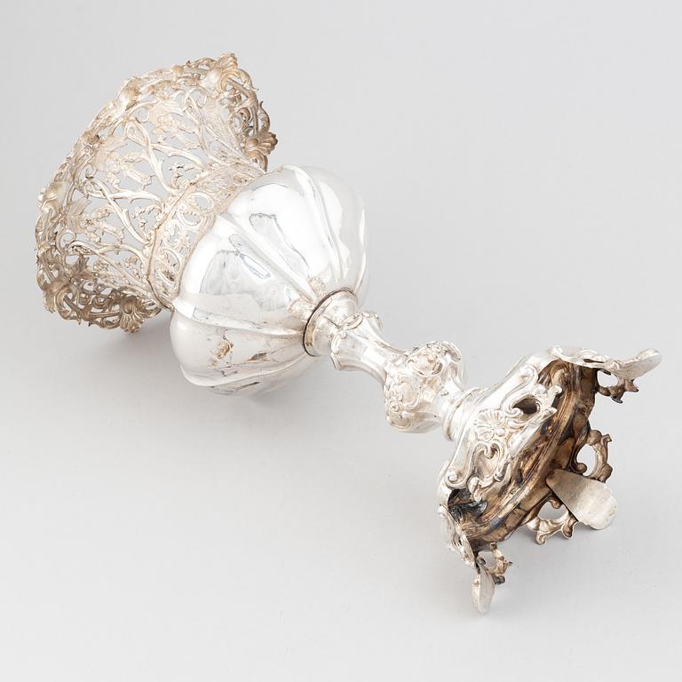 A Swedish mid 19th century silver urn, mark of Gustaf Möllenborg, Stockholm 1856.