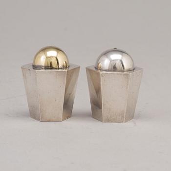 WIWEN NILSSON, Salt och pepparströare, silver och förgyllt silver, Lund 1939-40.