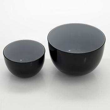 Nanny Still, A set of four 1950's service parts, "Black and White" for Riihimäki Glassworks, Finland.