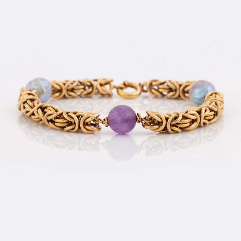 Gold, pearl and amethyst bracelet.