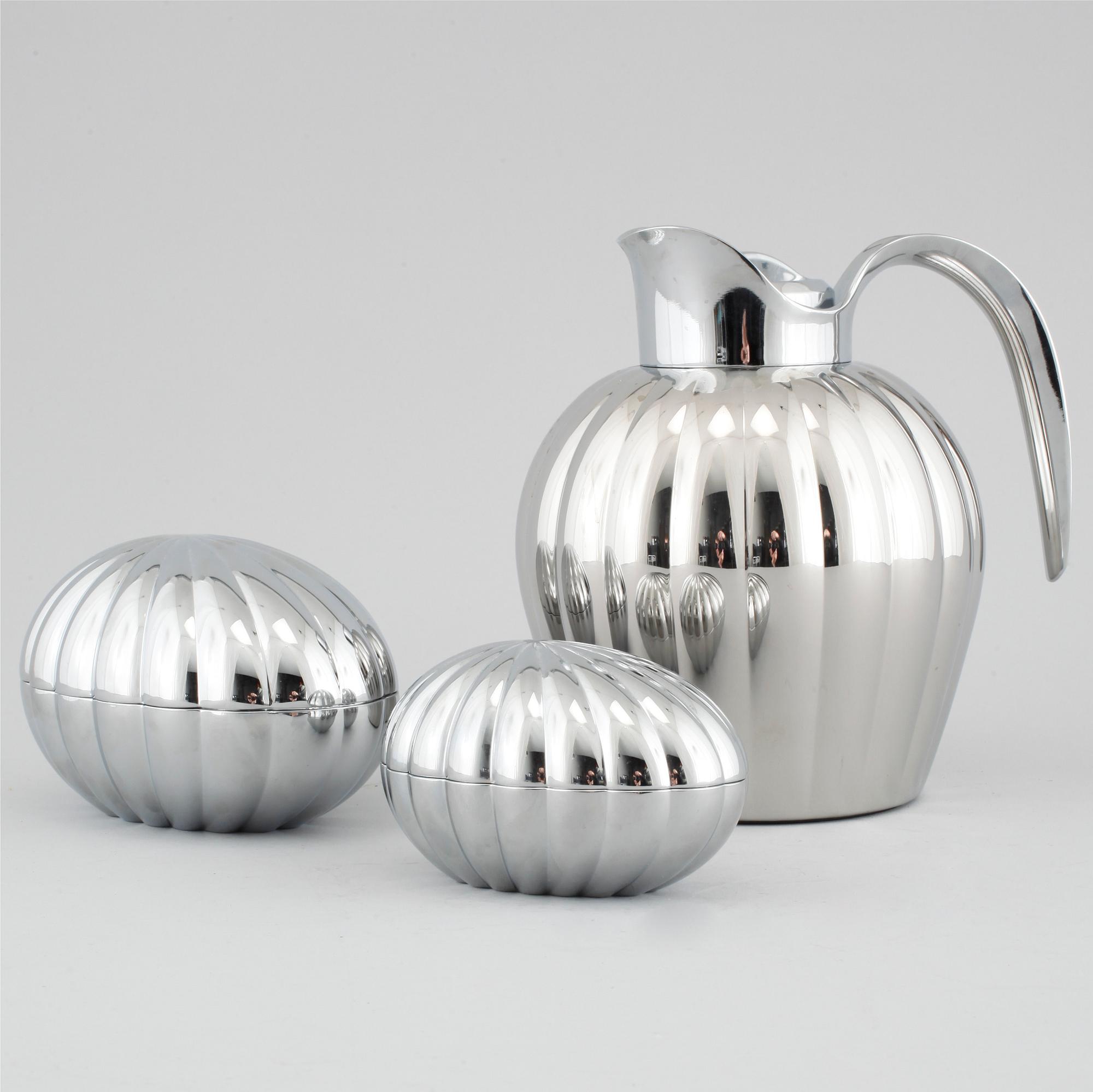 TERMOSKANNA samt PÅSKÄGG, 2 st, rostfritt stål, delvis Sigvard Bernadotte, Georg Jensen, 2000-tal.