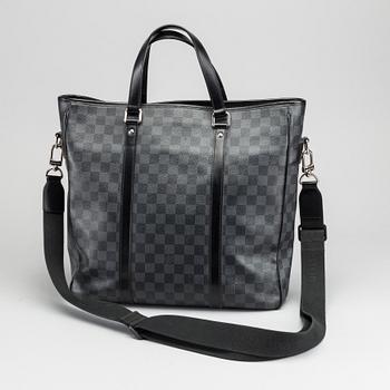 LOUIS VUITTON, "Tadao", väska.