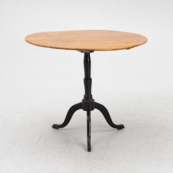 A tilt-top table by Jacob Sjölin (master in Köping and Kungsör 1767-1785).