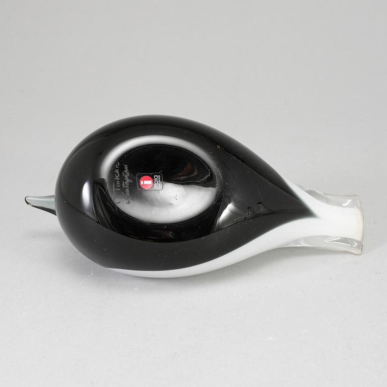 OIVA TOIKKA, a glass bird, Smew (Uivelo) 2002–2006, signed O. Toikka Nuutajärvi.