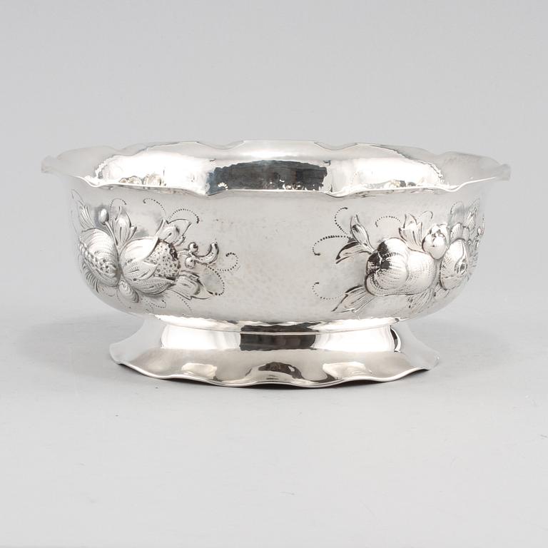 SKÅL, silver, Erik Råström, CGR, Stockholm, 1978. Vikt 532 g.