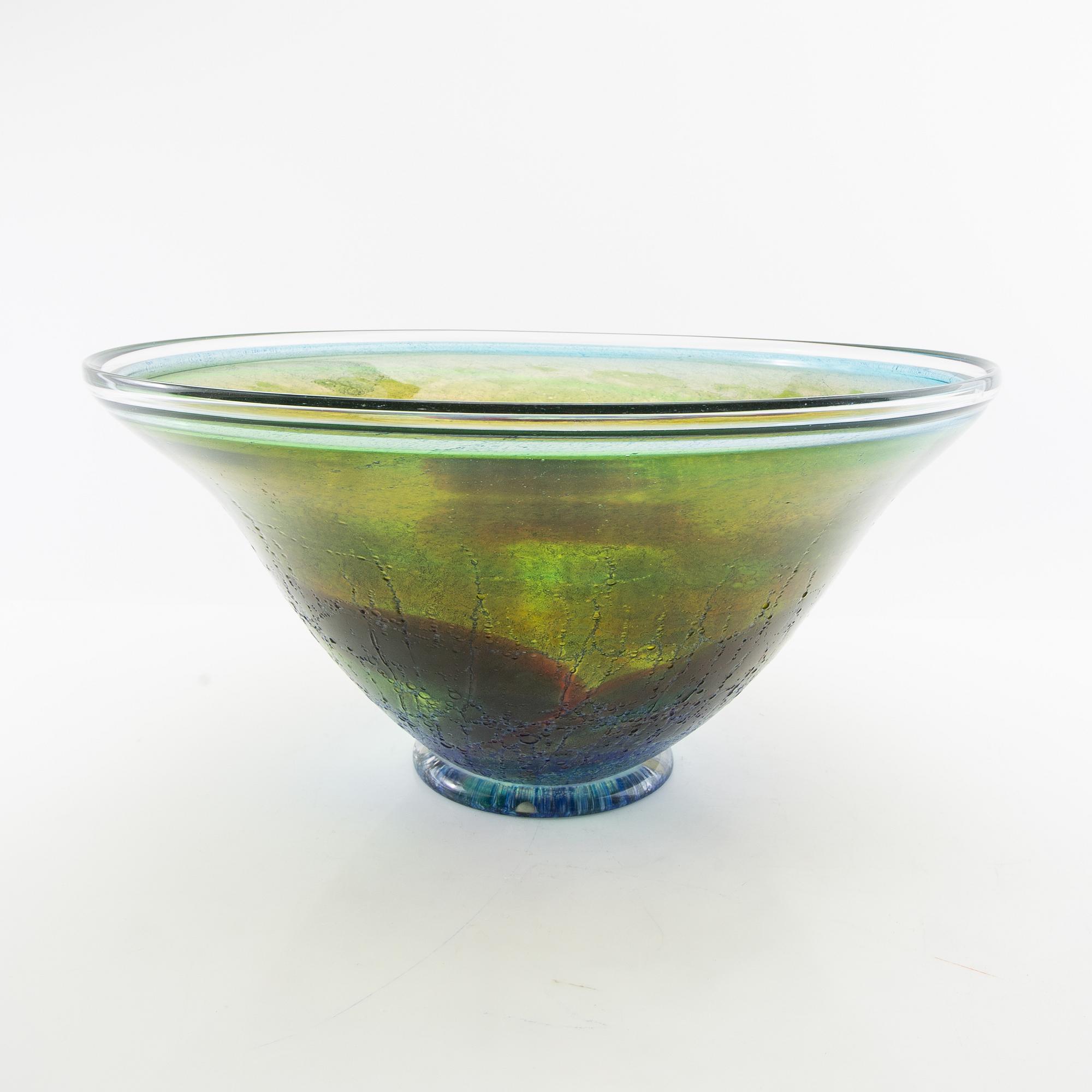 Göran Wärff, decorative bowl Kosta studio late 20th century.