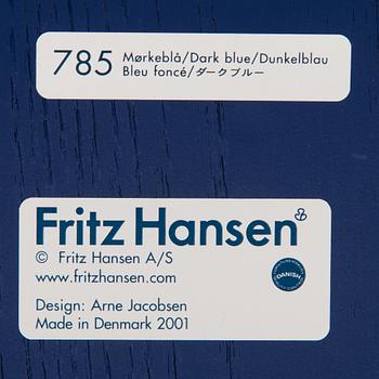 Arne Jacobsen, tuoleja 3+1, "Sjuan", Fritz Hansen, Tanska,1999-2001.