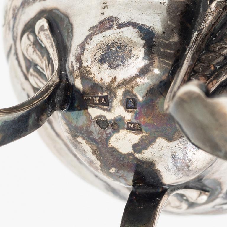 A pair of Rococo style silver sprinklers, bearing the marks of Anderssons Guldsmedsaffär, Sundsvall, Sweden, 1939.