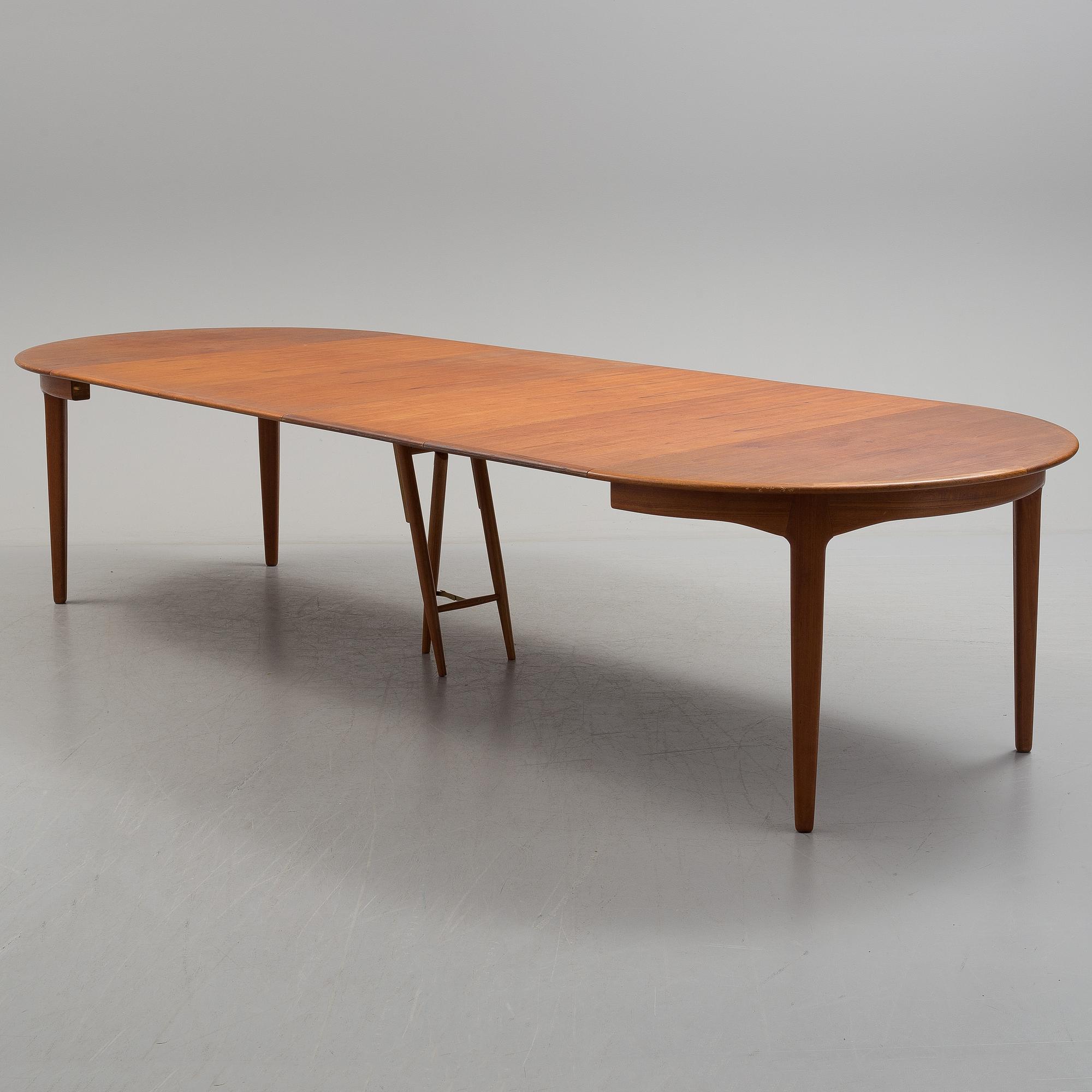Henning Kjernulf, a dining table, "Model 62", Sorö Stolefabrik, 1960´s.
