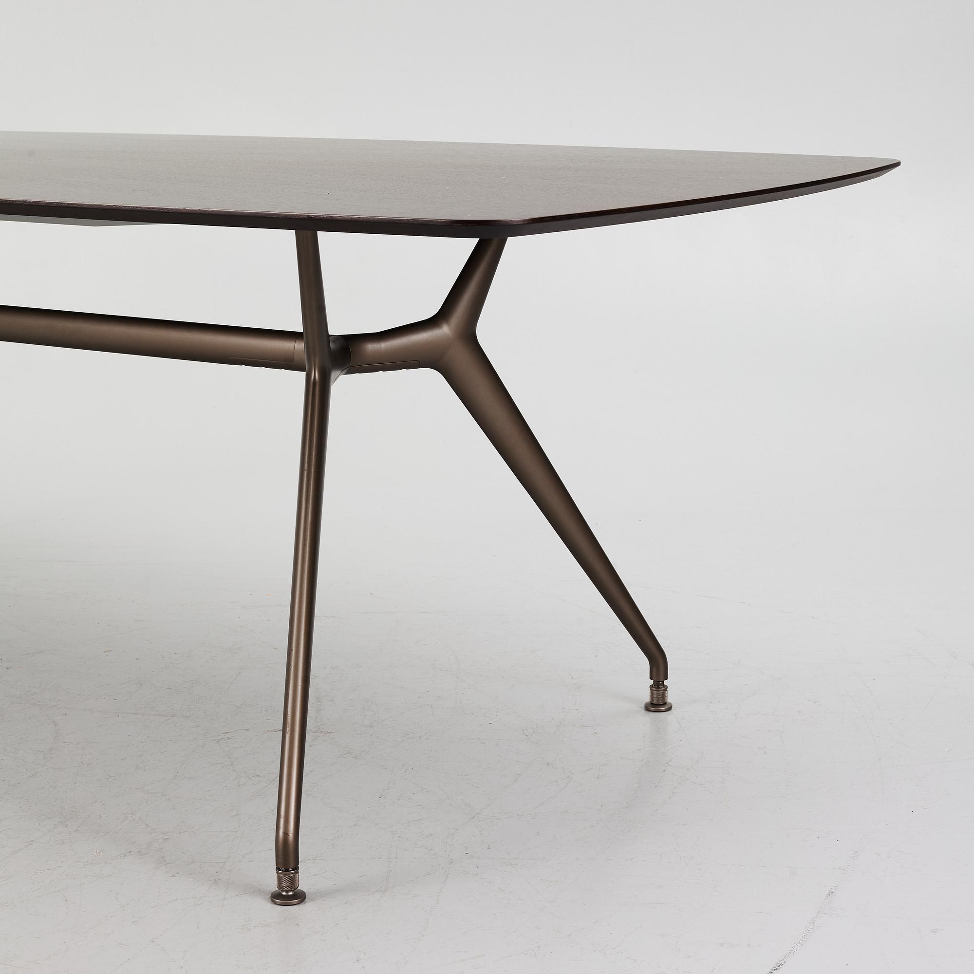 Giuseppe Bavuso, matbord, "Manta", Rimadesio, Italien.