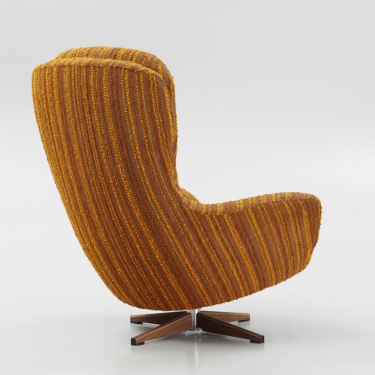 A 'Salome' swivel easy chair from Swedfurn from äround 1970.