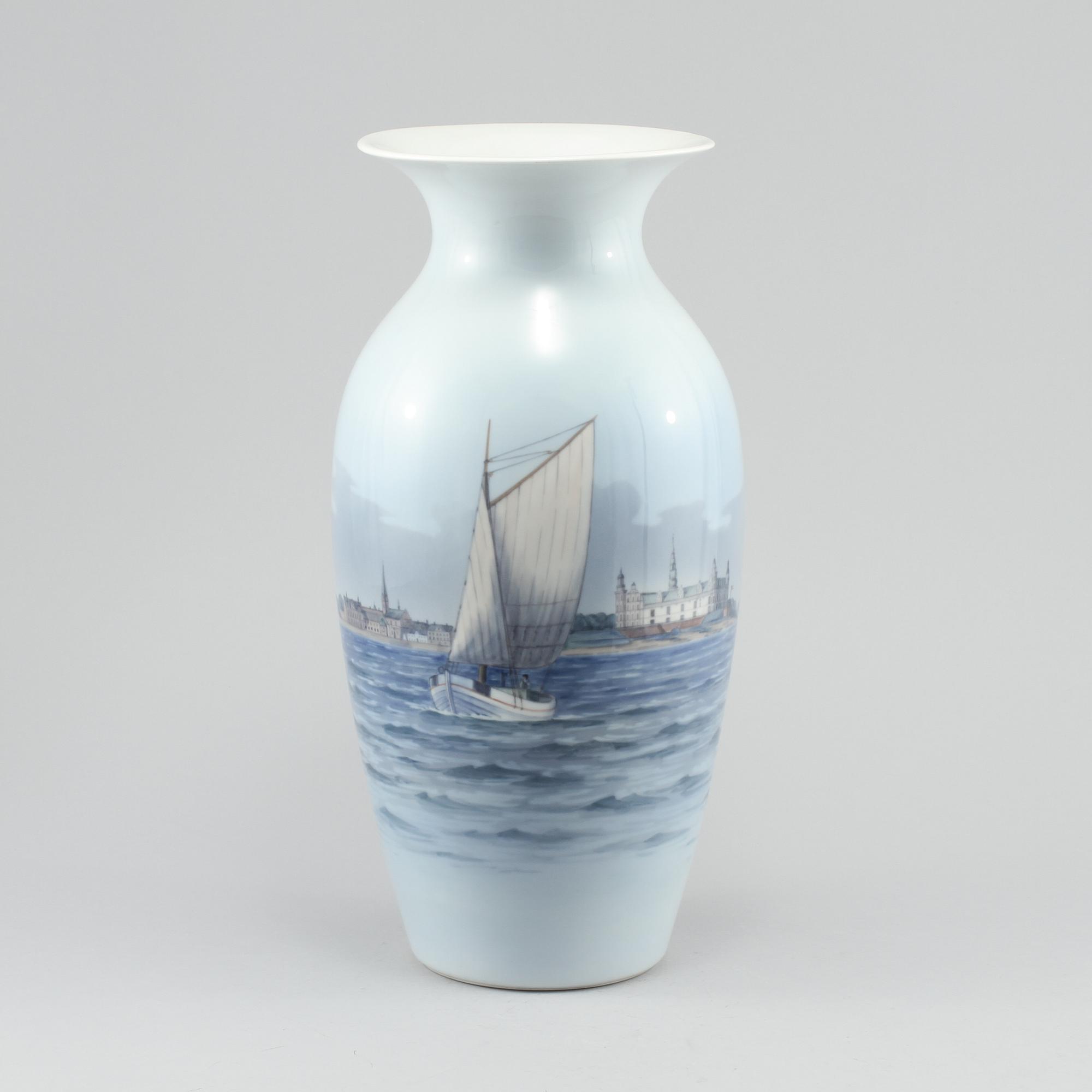 VAS, porslin, Royal Copenhagen, 1900-tal.