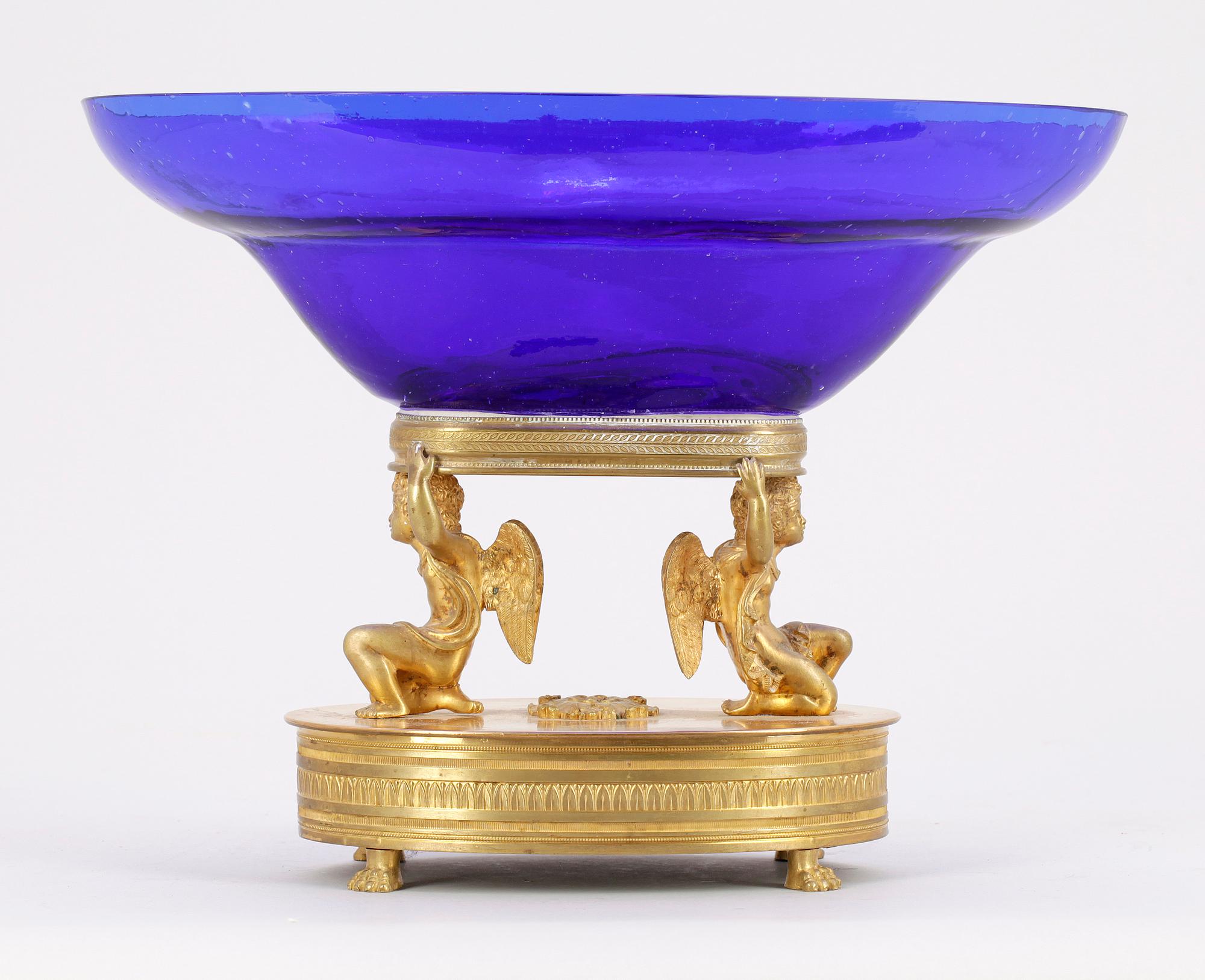 UPPSATSSKÅL, empire, troligen Ryssland. 1800-talets första hälft.