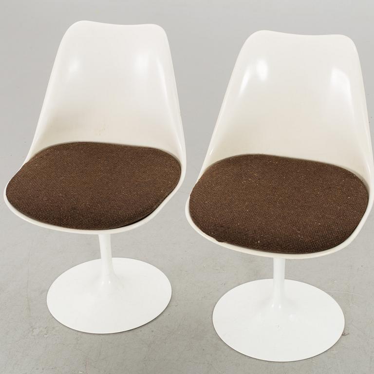 EERO SAARINEN, stolar 2 st "Tulip" för Knoll International, 1900-talets andra hälft.