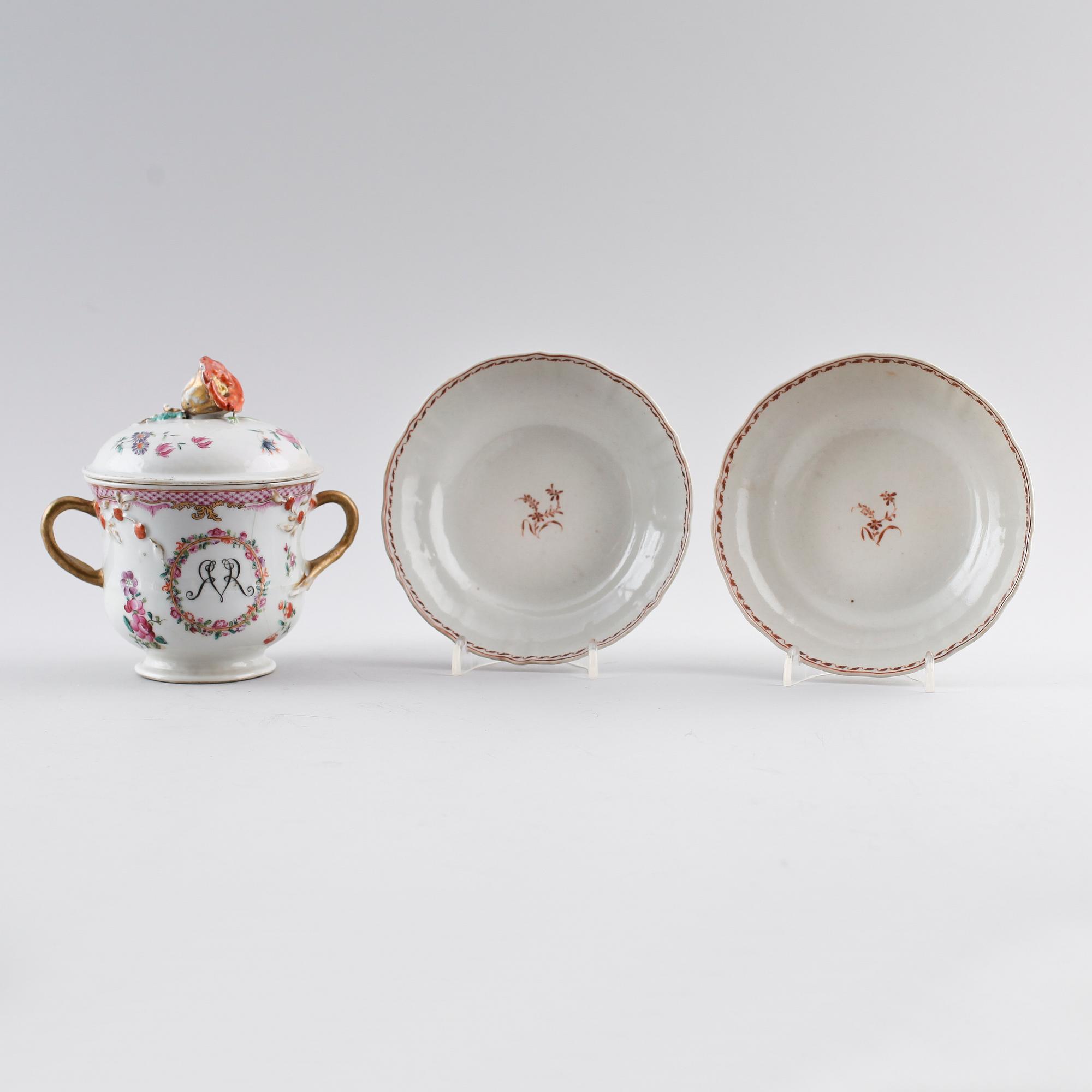 LOCKSKÅL SAMT FAT, 1 par, porslin, Kina, Qianlong 1736-1795.
