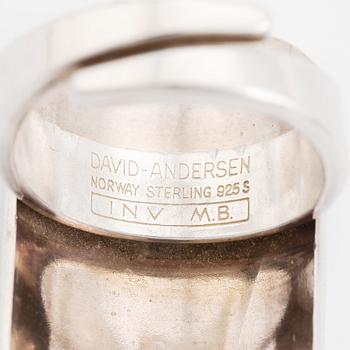 Marianne Berg, David Andersen, ring och örhängen, sterlingsilver och lila emalj. 1960-70-tal.