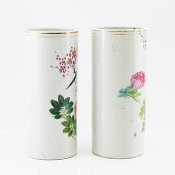 A set of two Chinese vases, 20th century.