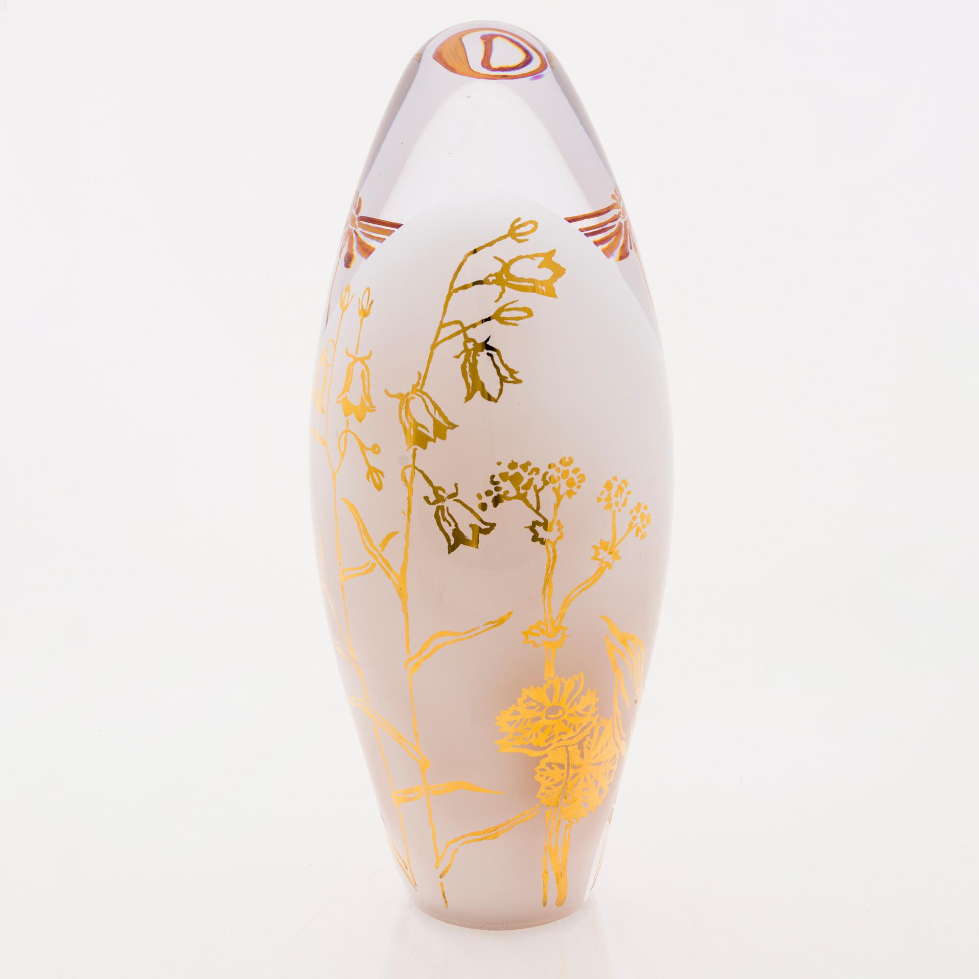 ELLA VARVIO, A glass vase/ sculpture, signed Ella Varvio 2017.