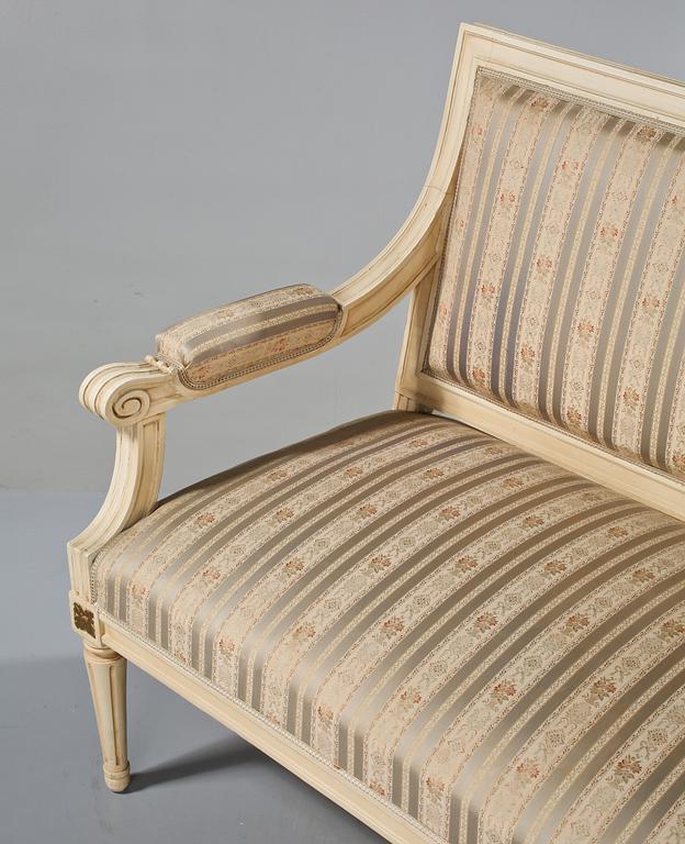 SOFFA, gustaviansk stil. Omkring sekelskiftet 1900.