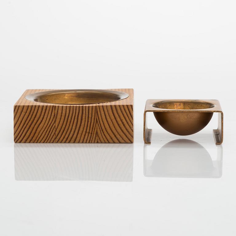 Tapio Wirkkala, two 1970s ashtrays manufactured by Kultakeskus Hämeenlinna.