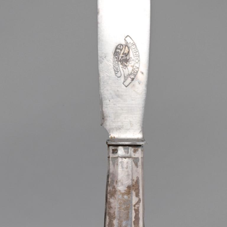 KNIVAR, 17 st, silver, August Lundström, Lund, 1907, vikt inklusive stålblad 1020 g.
