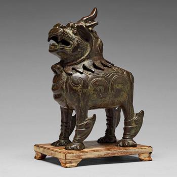 705. A bronze censer in the shape of a mythical beast, Qing dynasty (1664-1912).