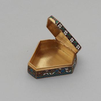 A Russian 20th century silver-gilt and enamel box, unidentified makersmark, Moscow 1908-1917.