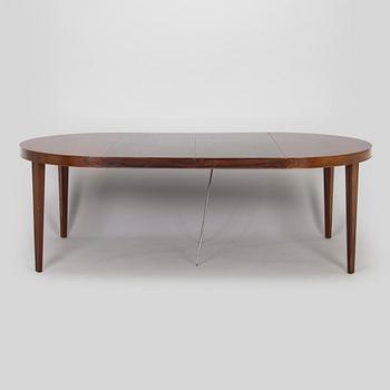 Severin Hansen, mid-20th century dining table, model 180 for Haslev Møbelsnedkeri, Denmark.