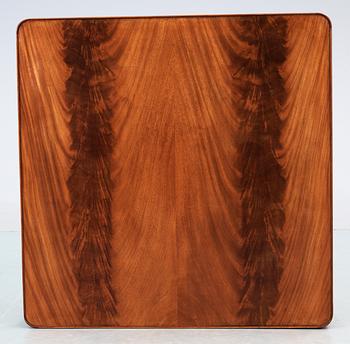A Josef Frank mahogany sofa table, Svenskt Tenn, model 2073.