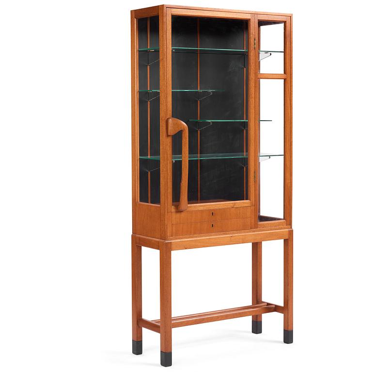 Åke Fribyter, a mahogay display cabinet, Åfors Möbelfabrik, Blomstermåla, ca 1955.
