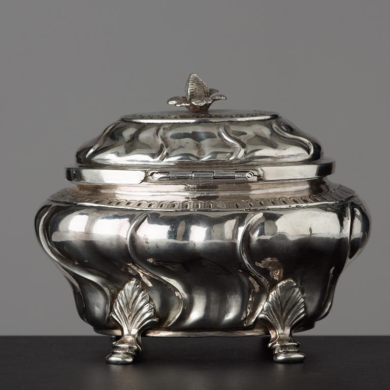 SOCKERSKRIN, av Johan Andersson Starin, mästare i Stockholm 1723-56, rokoko.