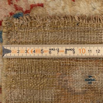 A Ziegler Mahal carpet, Sultanabad area, c. 360 x 300 cm.