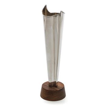 Tapio Wirkkala, vas, sterlingsilver och palisander, TW 228, "Liekki" (Flamma), Kultakeskus, Tavastehus.