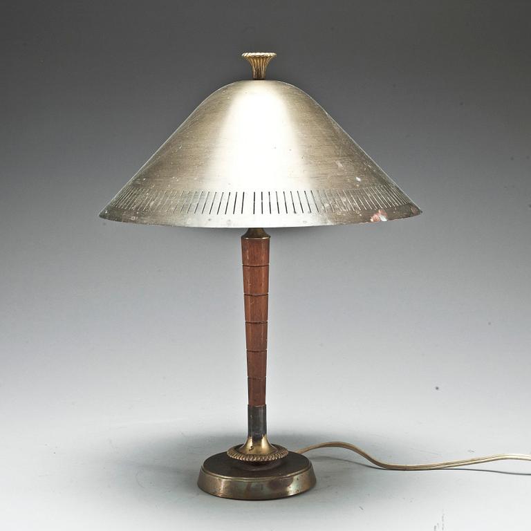 BORDSLAMPA, 1900-talets första hälft.