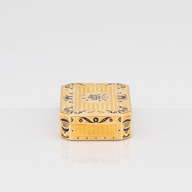 A gold and enamel box, possibly Swiss, early 19th century, Empire.