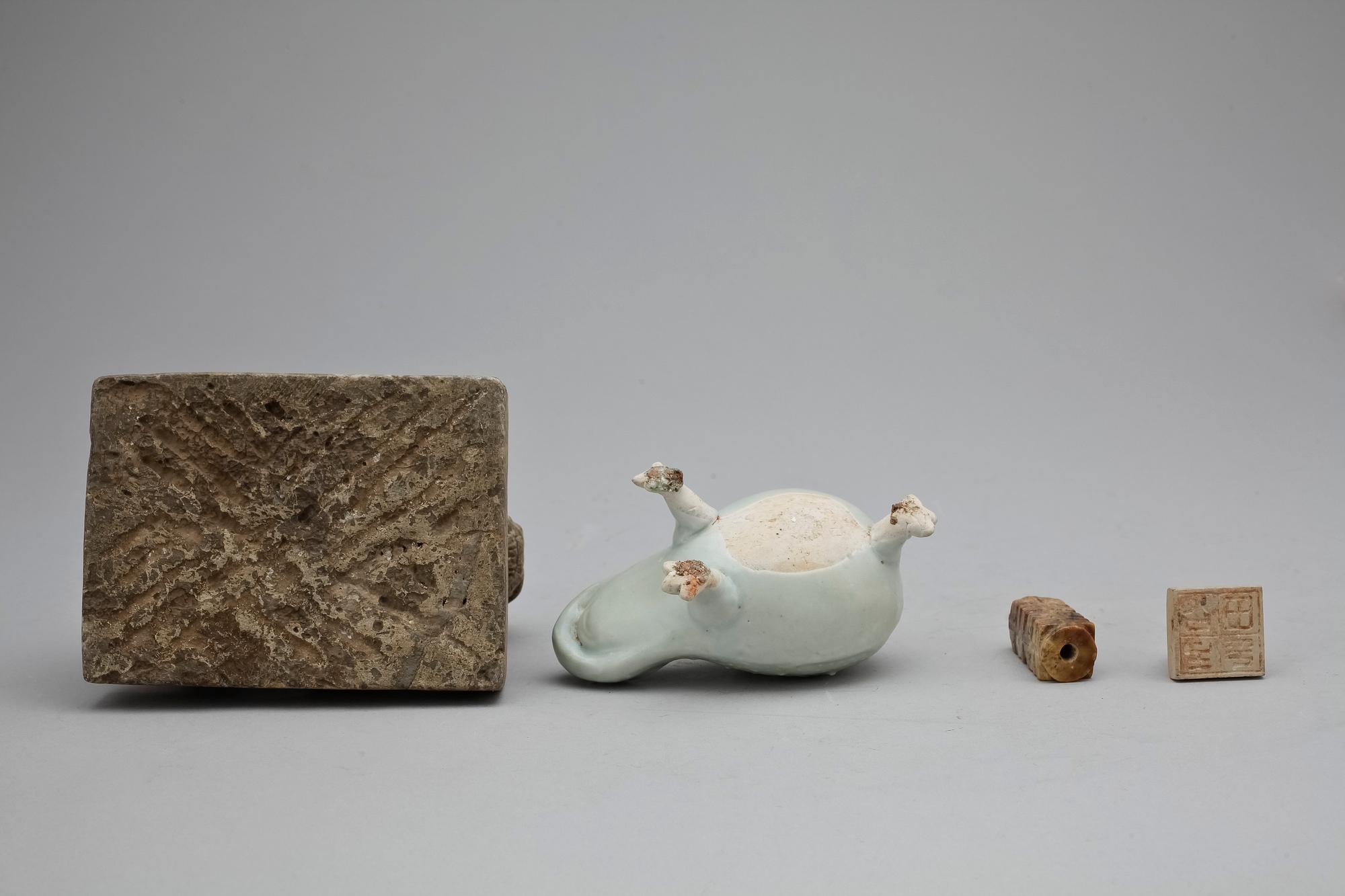 PARTI KINESISKT, 4 delar, sten resp lergods, 1900/2000-tal.